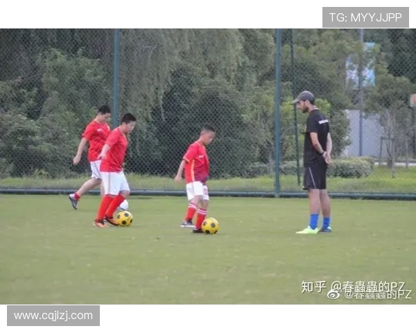 武汉足球队个人能力提升之路:从青训到职业化的全面变革探讨 武汉足球队个人能力提升之路:从青训到职业化的全面变革探讨