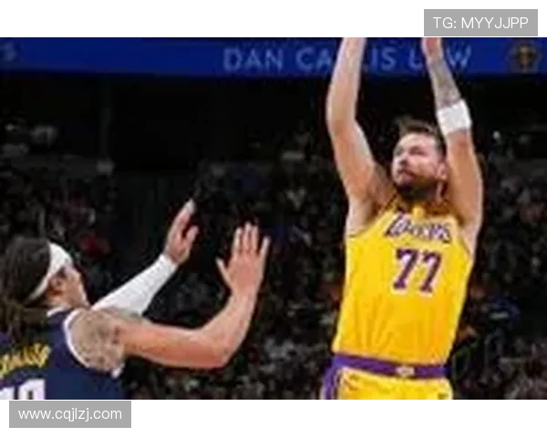 湖人对掘金精彩赛事回放全程回顾与分析让你重温比赛瞬间 湖人对掘金精彩赛事回放全程回顾与分析让你重温比赛瞬间