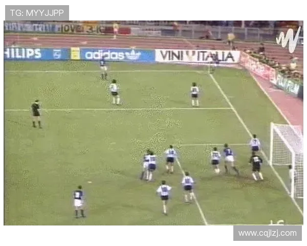 马丁内斯的传奇之路：从球场新星到足球巨星的成长历程