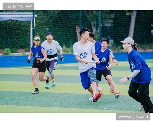 成都飞盘队默契配合探讨聚焦团队合作与战术执行的精彩瞬间